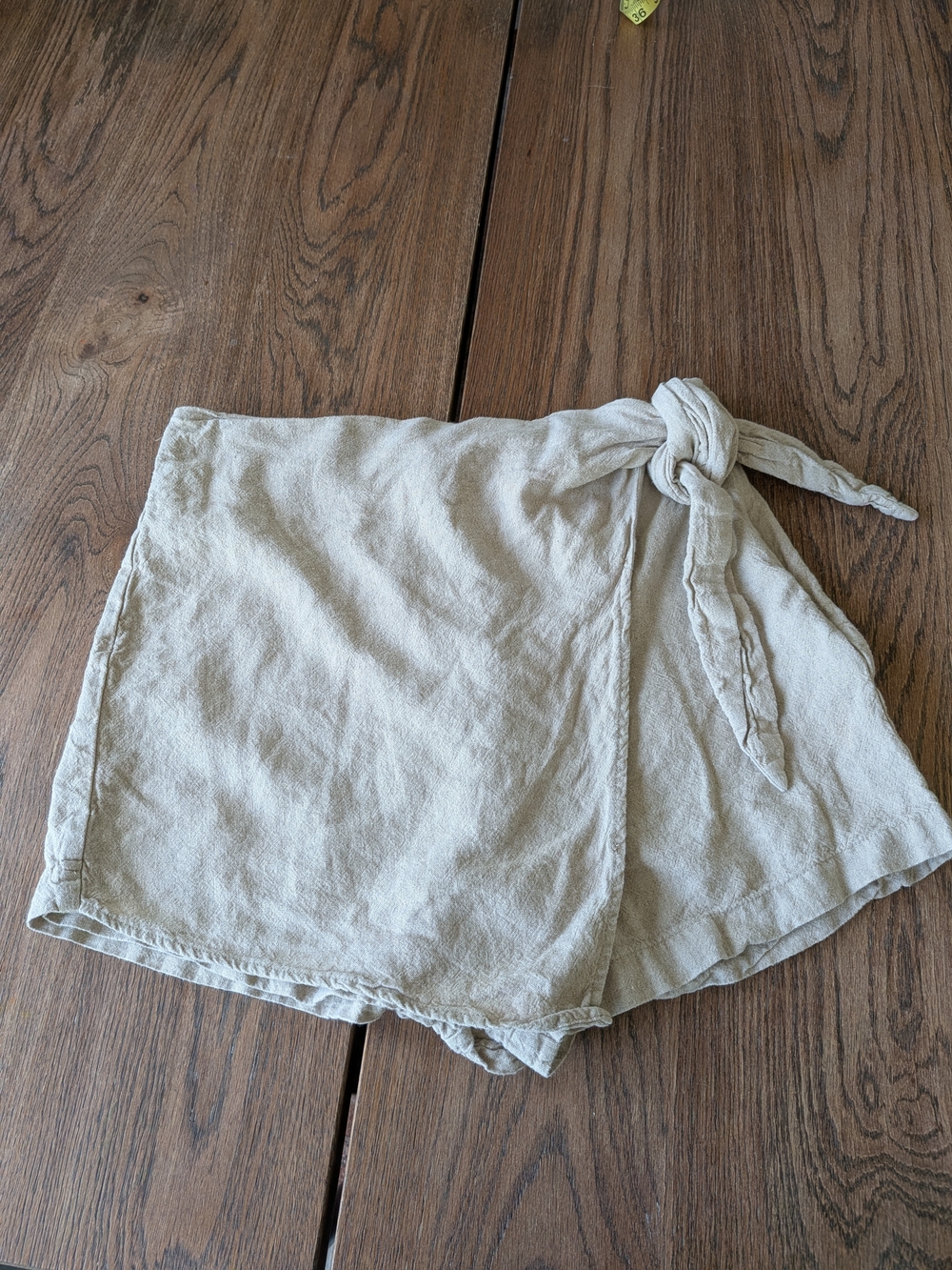 A New Day Women's Linen Beige Short Wrap Skirt Skort Zip Closure Size 12